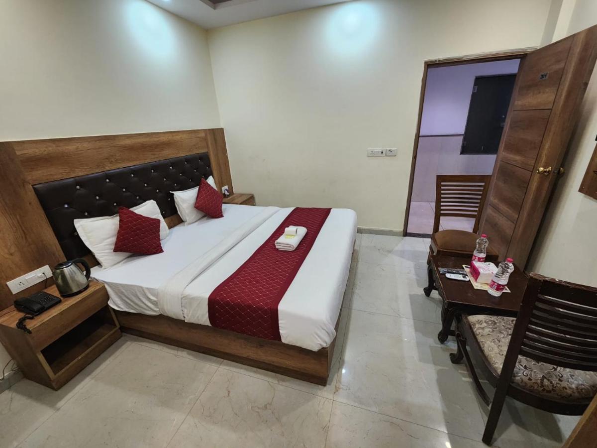 Airport Hotel Ivy With Free Airport Transfr Nova Deli Exterior foto