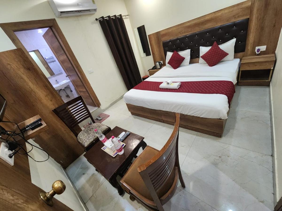 Airport Hotel Ivy With Free Airport Transfr Nova Deli Exterior foto