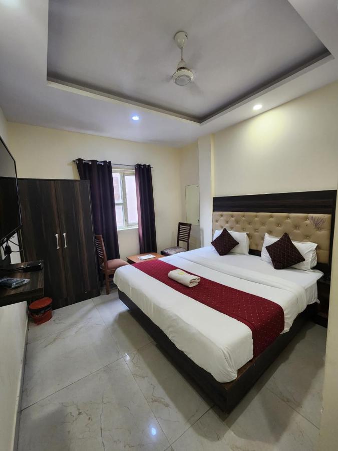 Airport Hotel Ivy With Free Airport Transfr Nova Deli Exterior foto