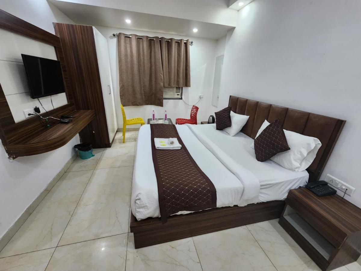Airport Hotel Ivy With Free Airport Transfr Nova Deli Exterior foto