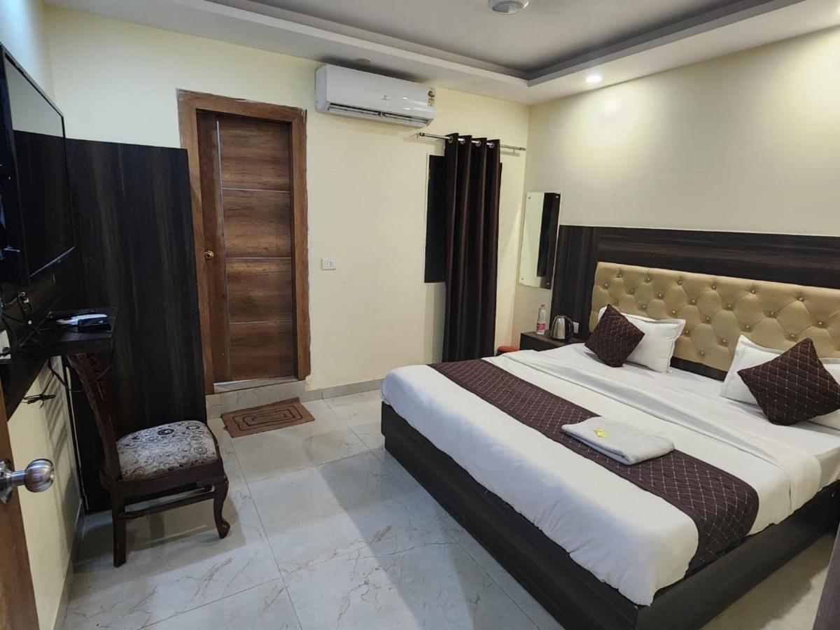 Airport Hotel Ivy With Free Airport Transfr Nova Deli Exterior foto
